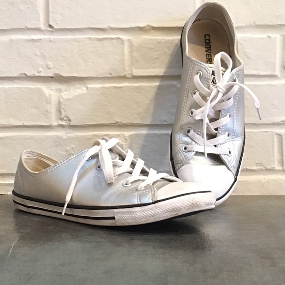 converse dainty metallic